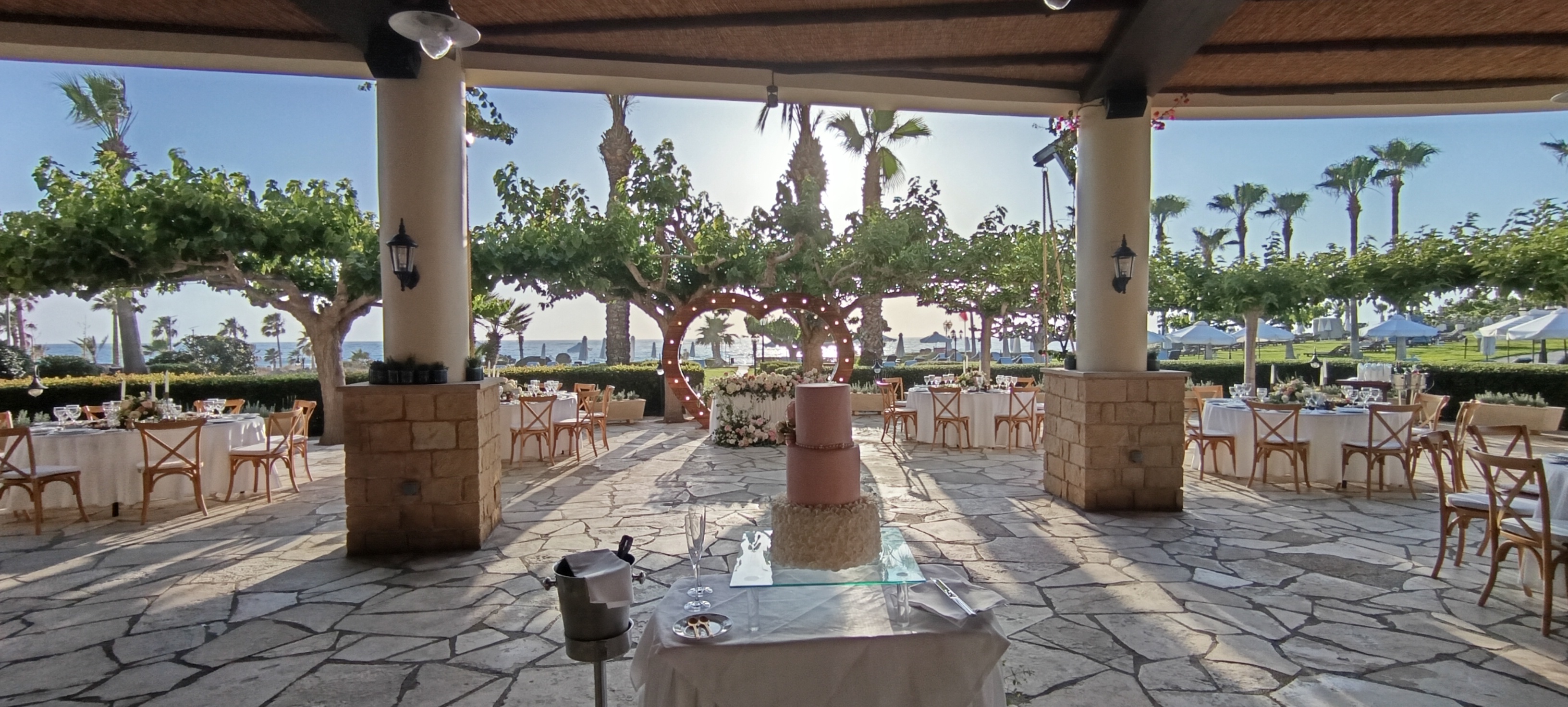 Book your wedding day in Elysium Hotel Paphos